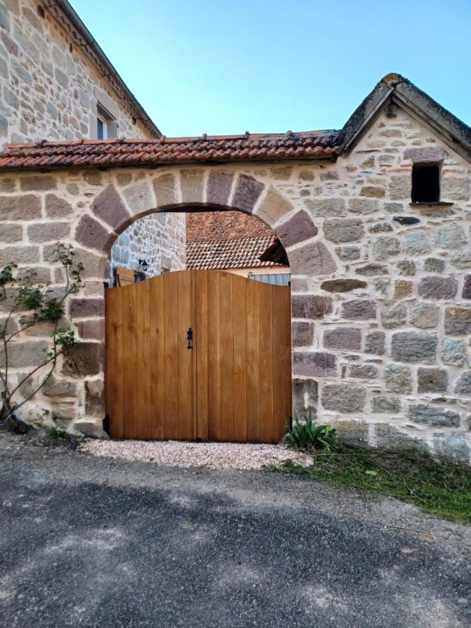 Gite De Caractere Chez Celine Teillet  Exteriör bild