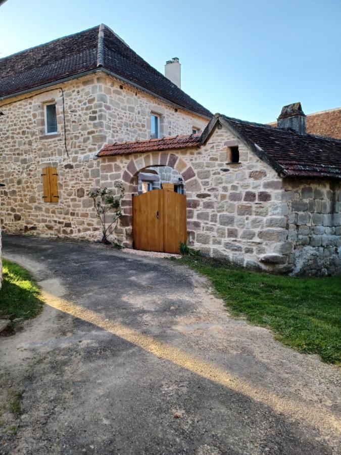 Gite De Caractere Chez Celine Teillet  Exteriör bild